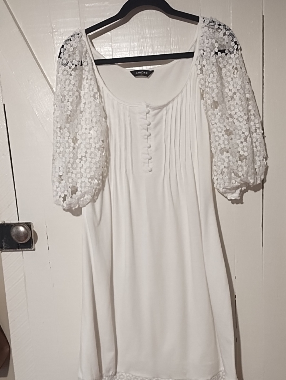 Chicme White Lace Puff-Sleeve Midi Dress with Button Front EUC Size Large.